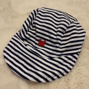 Kissy kissy crab hat